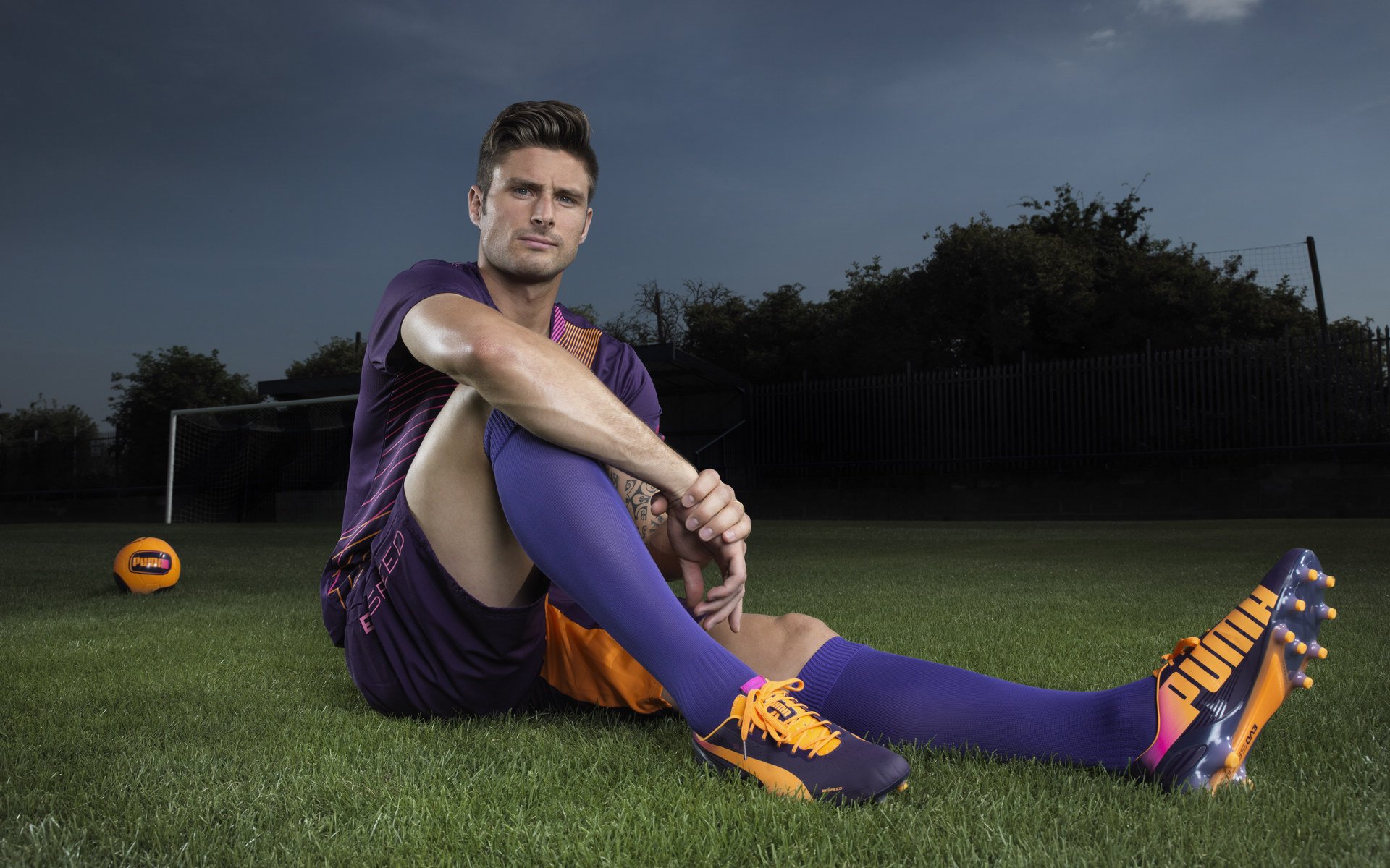 河床篮板球表现抢眼，河床队的主场叫什么