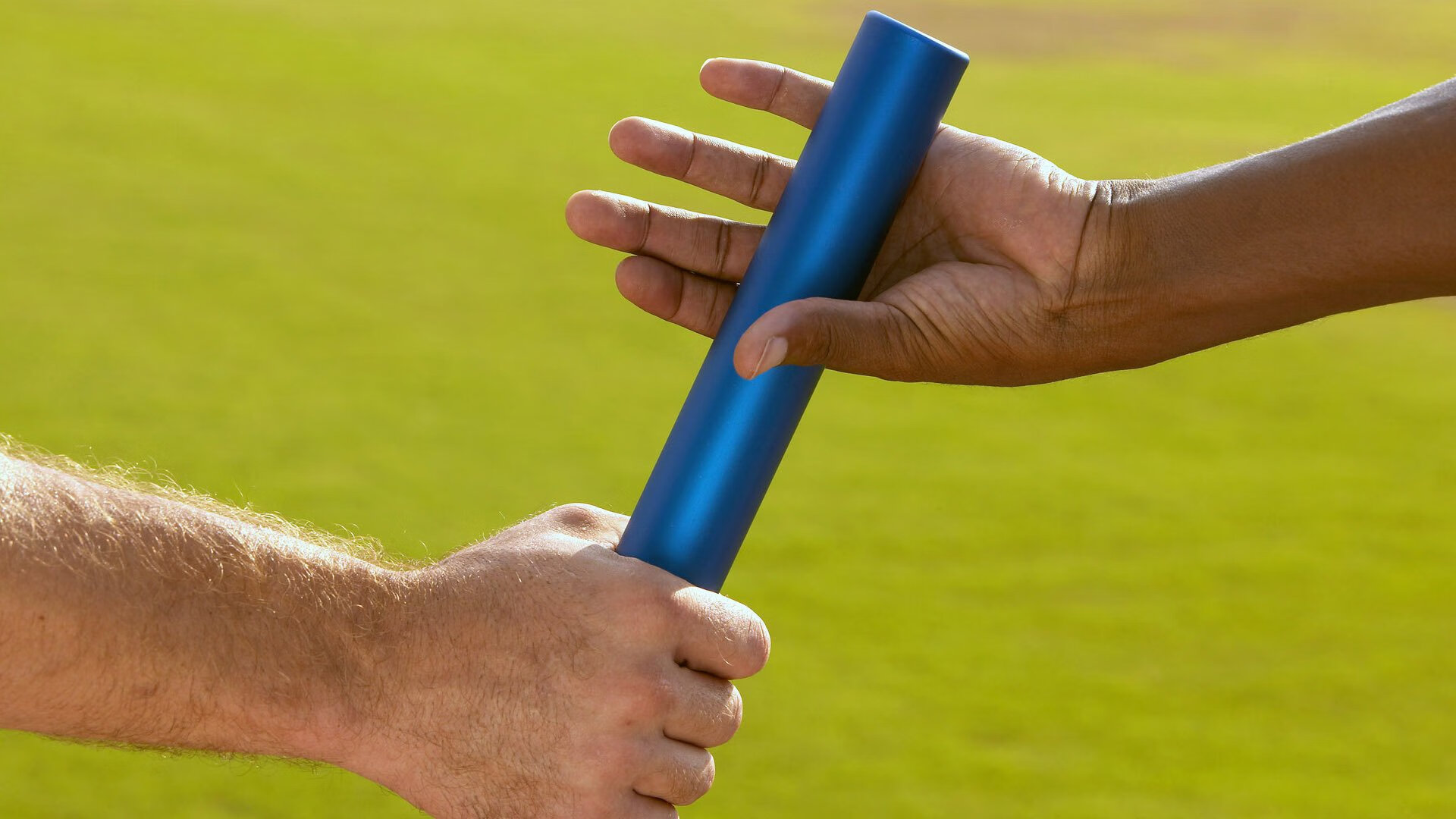 开云体育娱乐-LPL海外粉丝群体不断扩大中文解说走向世界，英雄联盟国外解说视频